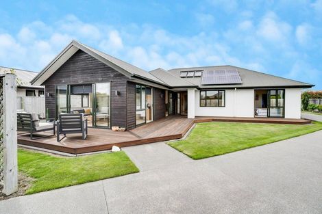 Photo of property in 22 Coachmans Road, Prebbleton, 7604