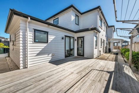 Photo of property in 80 Drumbuoy Drive, Flat Bush, Auckland, 2019