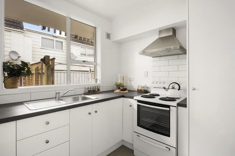 Photo of property in 4/72 Freyberg Street, Lyall Bay, Wellington, 6022