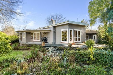 Photo of property in 19 Jensen Street, Hokowhitu, Palmerston North, 4410