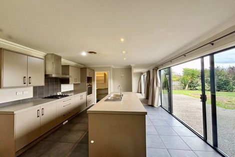 Photo of property in 16 Somerton Drive, Huntington, Hamilton, 3210