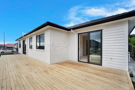 Photo of property in 59 Twin Parks Rise, Papakura, 2110