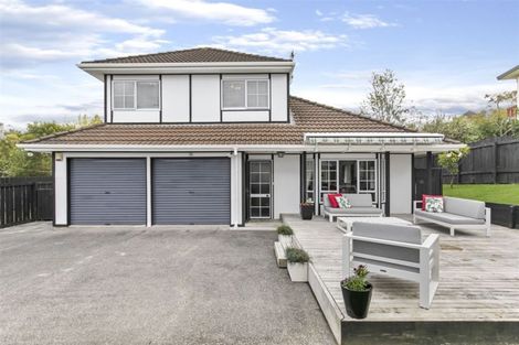 Photo of property in 2/6 Strabo Place, Windsor Park, Auckland, 0632