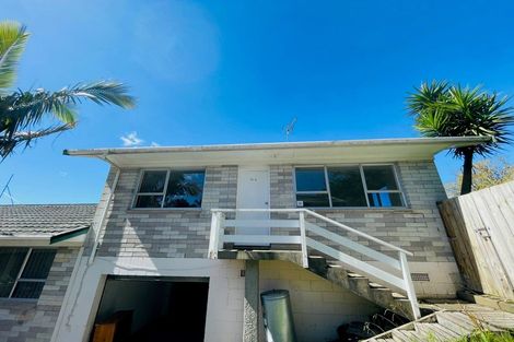 Photo of property in 1/17 Ayton Drive, Totara Vale, Auckland, 0629