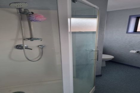 Photo of property in 86 Royal Road, Massey, Auckland, 0614