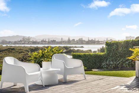 Photo of property in 8 Miran Lane, Red Beach, 0932