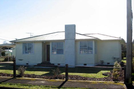 Photo of property in 27 Diamond Street, Carterton, 5713