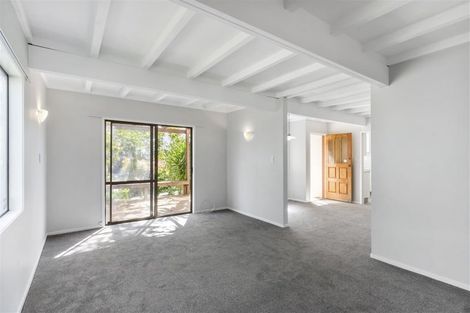 Photo of property in 1/6 Tahinga Street, Northcote, Auckland, 0627