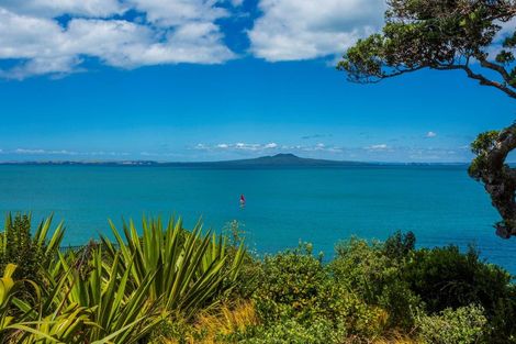 Photo of property in 62 Sharon Road, Waiake, Auckland, 0630