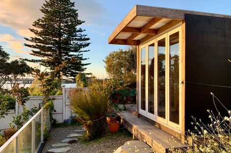 Photo of property in 2/104 Stanley Point Road, Stanley Point, Auckland, 0624