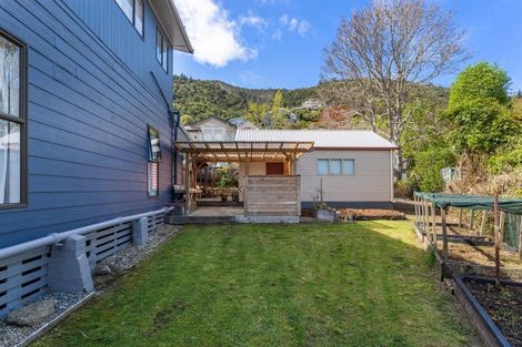 Photo of property in 62 Waikawa Road, Picton, 7220