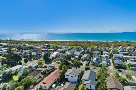 Photo of property in 62 Simpson Road, Papamoa Beach, Papamoa, 3118