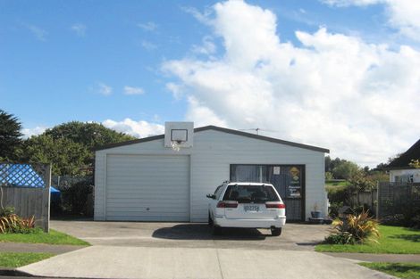 Photo of property in 39 De Quincey Terrace, Highland Park, Auckland, 2010