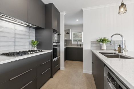 Photo of property in 2/2 Milton Road, Northcote Point, Auckland, 0627