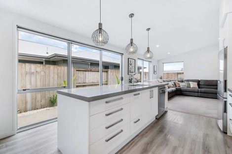 Photo of property in 21 Saddlers Way, Papamoa, 3118