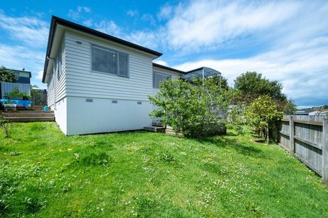 Photo of property in 11 Tee Point, Red Beach, 0932