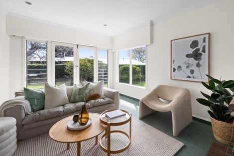 Photo of property in 16 Howard Road, Taradale, Napier, 4112