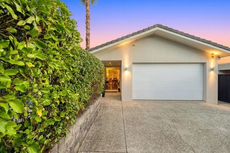 Photo of property in 11 Holly Way, Sunnyhills, Auckland, 2010