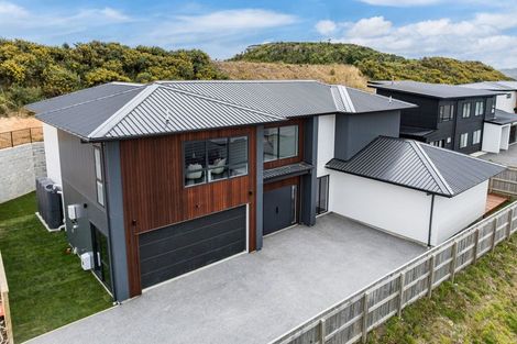 Photo of property in 50 Schooner Drive, Whitby, Porirua, 5024