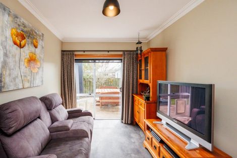 Photo of property in 5 Daniell Street, Bulls, 4818