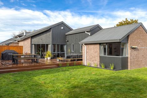 Photo of property in 115 Royal Park Drive, Parklands, Christchurch, 8083