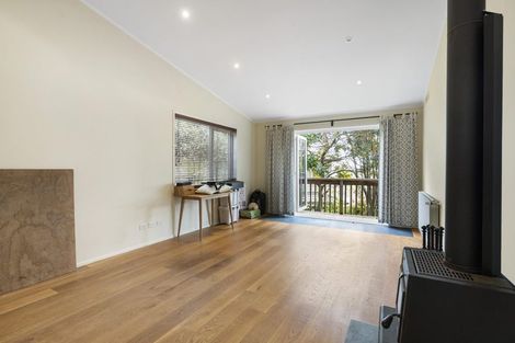 Photo of property in 22 Gwenand Place, Botany Downs, Auckland, 2010