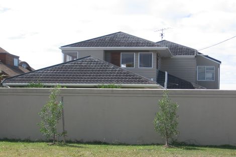 Photo of property in 1/29 Gulf View Road, Murrays Bay, Auckland, 0630