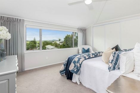 Photo of property in 19 Copperfield Terrace, Mellons Bay, Auckland, 2014