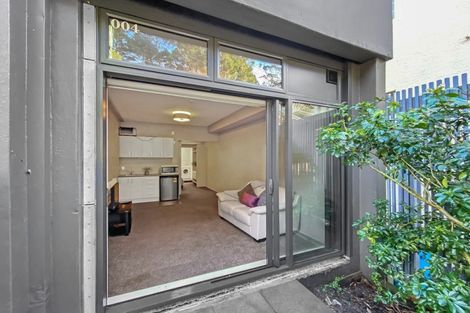 Photo of property in Sharella Living, 20 Glenmore Street, Thorndon, Wellington, 6011