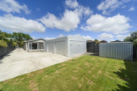 Photo of property in 11 Shamrock Street, Takaro, Palmerston North, 4412