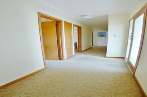 Photo of property in 20 Kenmure Avenue, Forrest Hill, Auckland, 0620