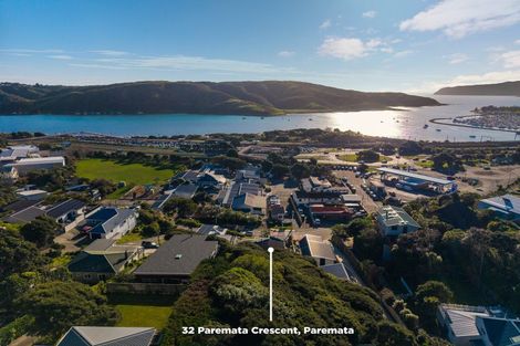 Photo of property in 32 Paremata Crescent, Paremata, Porirua, 5024