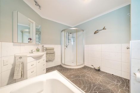 Photo of property in 38 Hinemoa Street, Waiwhetu, Lower Hutt, 5010