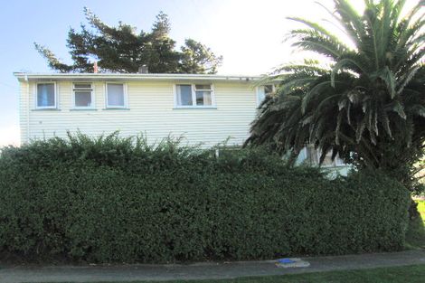 Photo of property in 20-22 Sievers Grove, Cannons Creek, Porirua, 5024