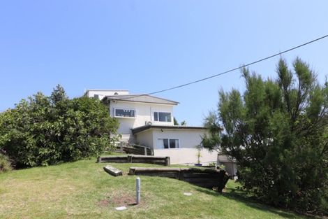 Photo of property in 4 Nelson Street, Foxton Beach, Foxton, 4815