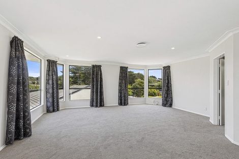 Photo of property in 37 Saunders Close, Whitby, Porirua, 5024