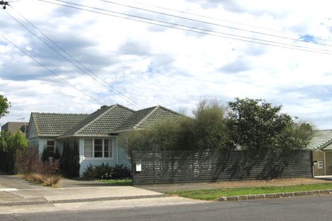 Photo of property in 15 Alberta Street, Point Chevalier, Auckland, 1022