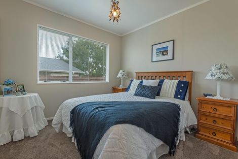 Photo of property in 67 Pacific Drive, Fitzherbert, Palmerston North, 4410