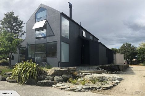 Photo of property in 7 Holly Court, Kelvin Heights, Queenstown, 9300