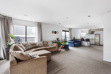 Photo of property in 2-06/424 Maunganui Road, Mount Maunganui, 3116