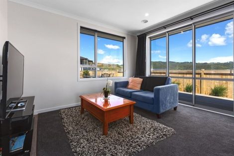 Photo of property in 12 Frances Brown Avenue, Aotea, Porirua, 5024