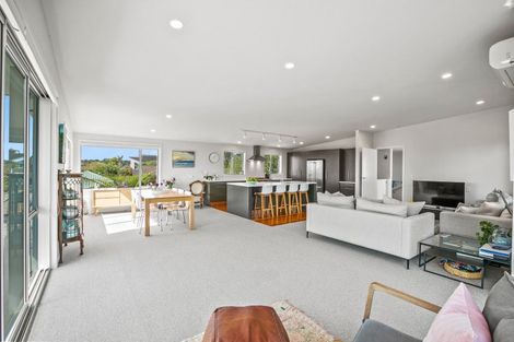 Photo of property in 17b Shearer Drive, Oakura, 4314