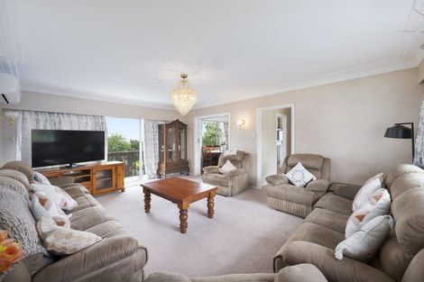 Photo of property in 8 Fowey Avenue, Te Atatu South, Auckland, 0610