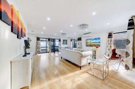 Photo of property in 1 Papahou Lane, Papatoetoe, Auckland, 2025