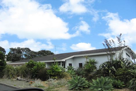 Photo of property in 77 Waitea Road, Muriwai, 0881