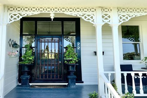 Photo of property in 22 Domain Road, Waipawa, 4210