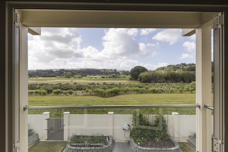 Photo of property in 7 Fairway Grove, Hokowhitu, Palmerston North, 4410