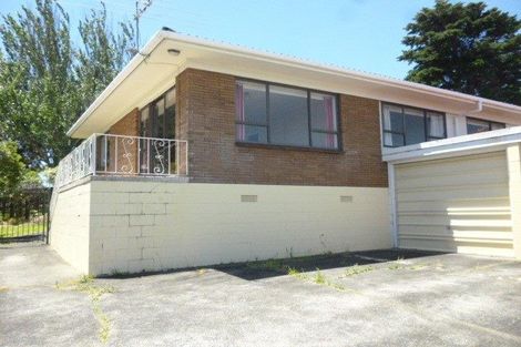Photo of property in 2/23 Benygloe Place, Highland Park, Auckland, 2010
