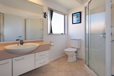 Photo of property in 26 Tornado Place, West Harbour, Auckland, 0618
