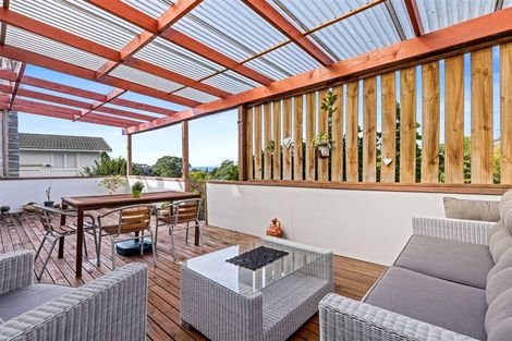 Photo of property in 689 Beach Road, Rothesay Bay, Auckland, 0630